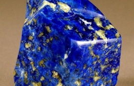 Đá lapis lazuli, đặc điểm và tác dụng phong thủy